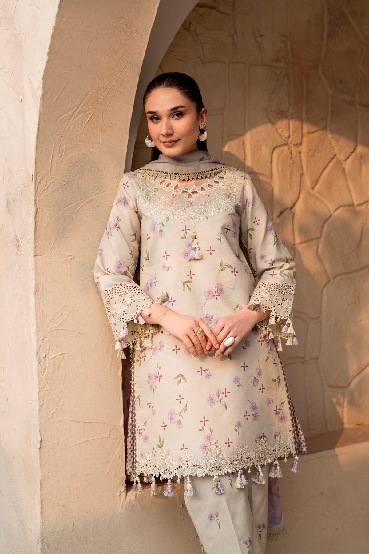 Alizeh | Levana Lawn | Pesto L Pale Brown Lawn