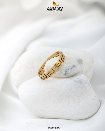 Maze Pattern Ring-8247 Golden