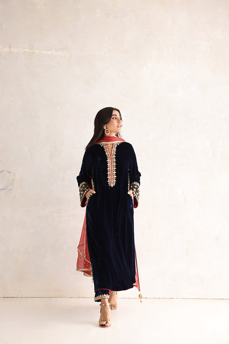 Sana Abbas | Velvet Formals | RAINA XS Midnight Blue Velvet