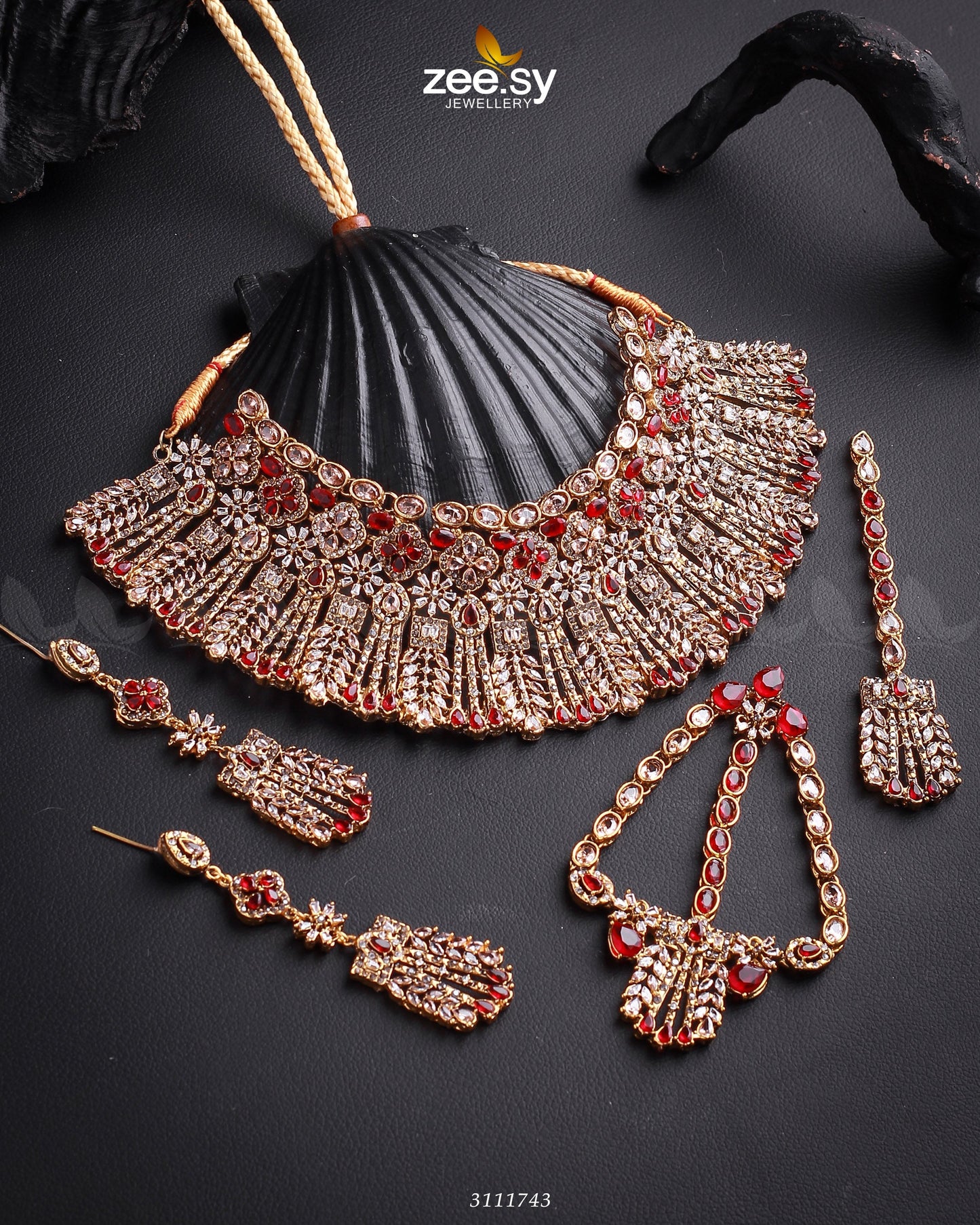 Momina Bridal Sets Golden Red