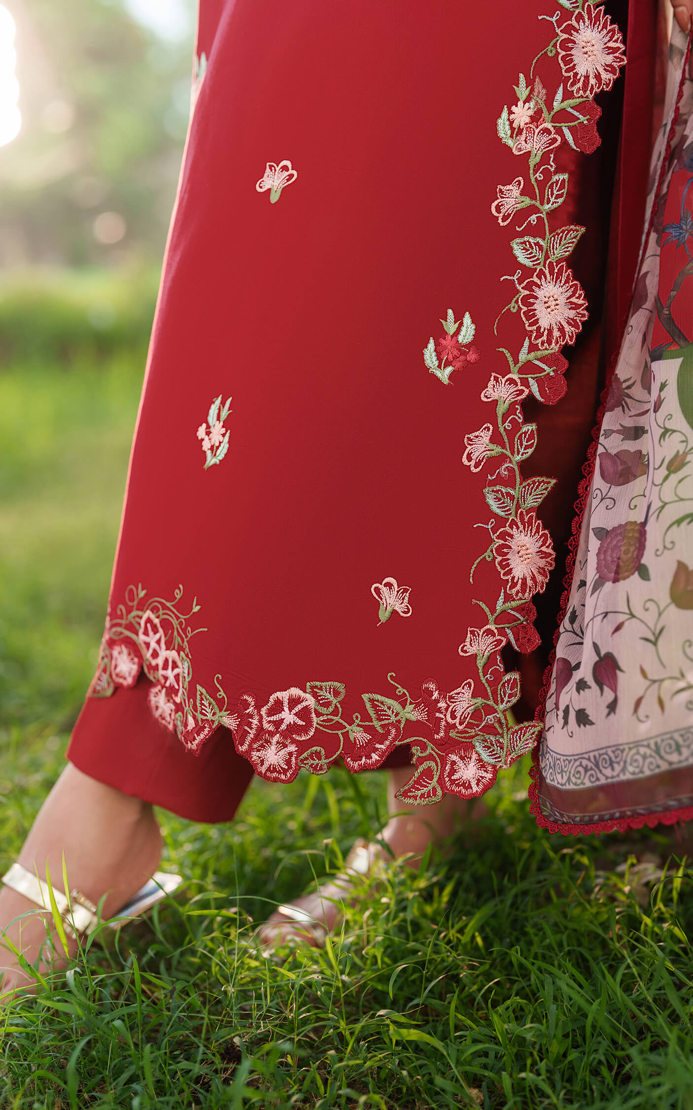 Asifa and Nabeel | Eden Cambric 25 | Rose Whisper ECU25-07 - Pakistani Designer Dress - by Asifa and Nabeel - Type : Ladies Clothes - 100% Original at Saira Sultan