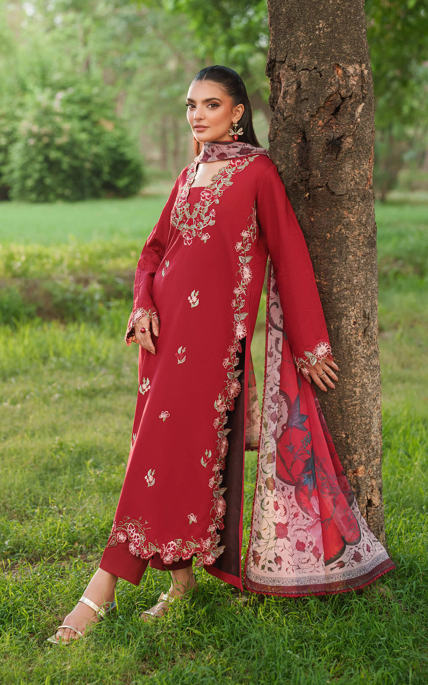 Asifa and Nabeel | Eden Cambric 25 | Rose Whisper ECU25-07 - Pakistani Designer Dress - by Asifa and Nabeel - Type : Ladies Clothes - 100% Original at Saira Sultan