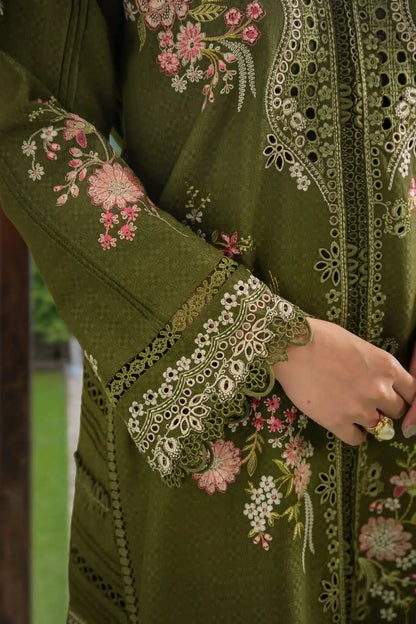 Sable Vogue | Winter 23 | SWC-06-23 - Pakistani Designer Dress - by Sable Vogue | Type: Luxury - 100% Original at Saira Sultan