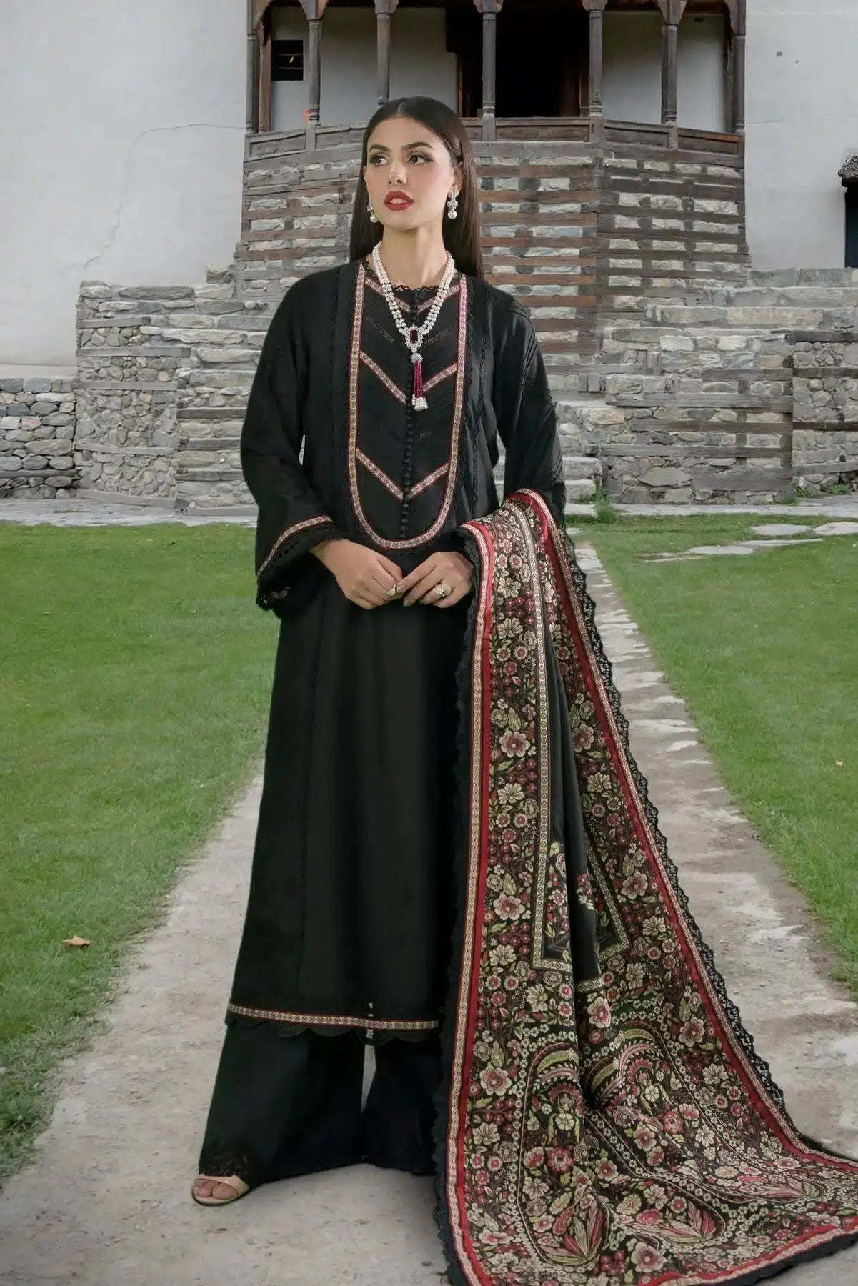 Sable Vogue | Winter 23 | SWC-07-23 - Pakistani Designer Dress - by Sable Vogue | Type: Luxury - 100% Original at Saira Sultan