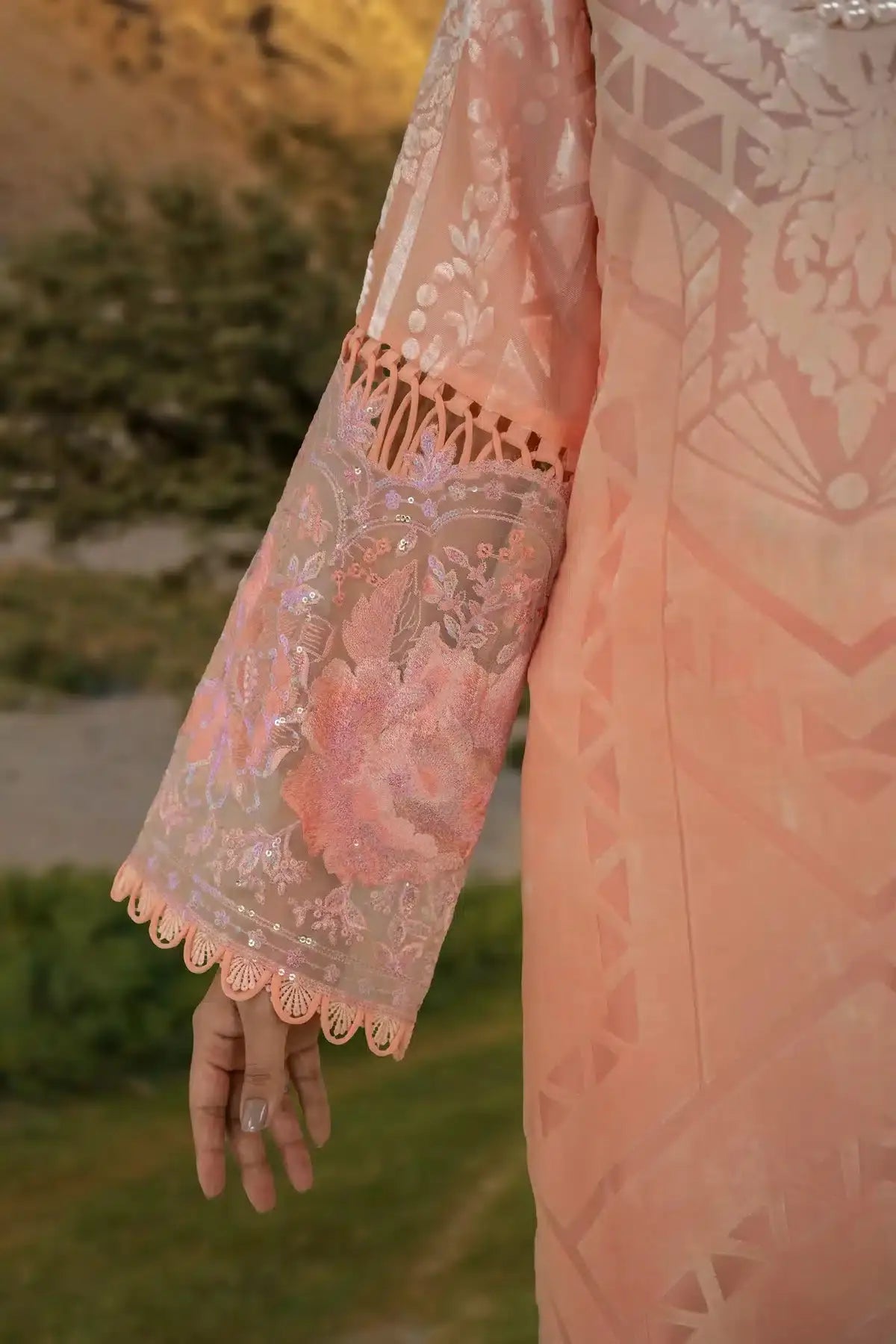 Sable Vogue | Winter 23 | SWC-01-23 - Pakistani Designer Dress - by Sable Vogue | Type: Luxury - 100% Original at Saira Sultan