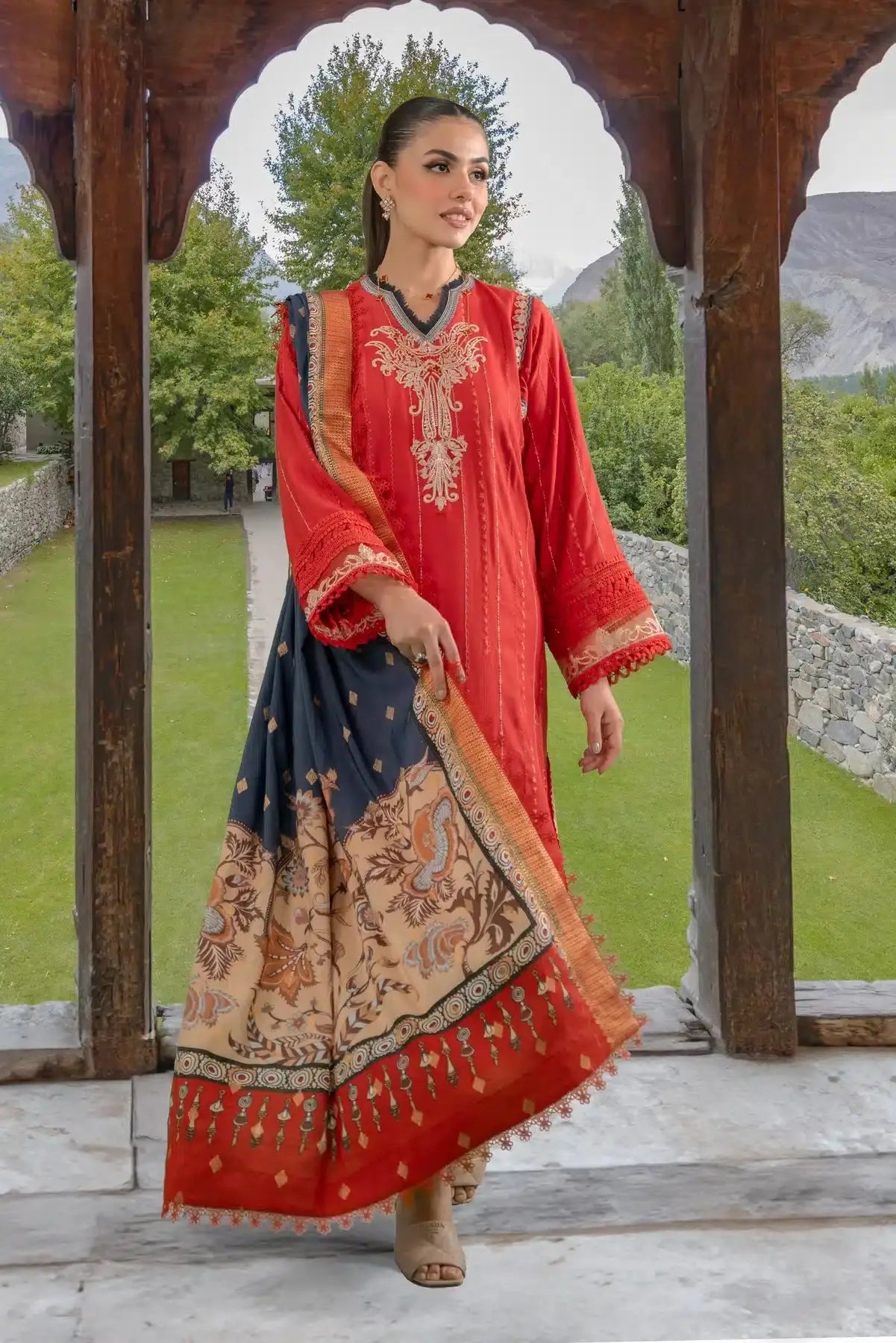 Sable Vogue | Winter 23 | SWC-09-23 - Pakistani Designer Dress - by Sable Vogue | Type: Luxury - 100% Original at Saira Sultan