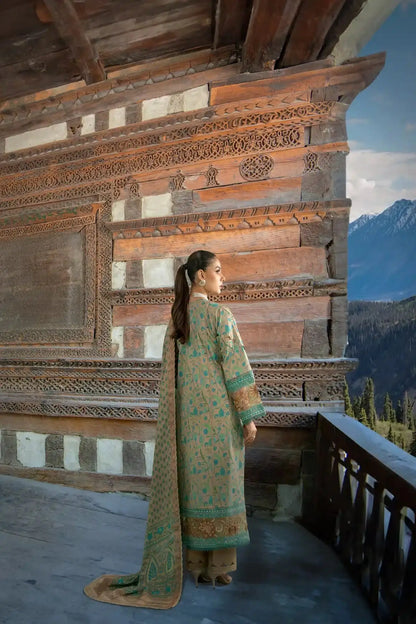 Sable Vogue | Winter 23 | SWC-10-23 - Pakistani Designer Dress - by Sable Vogue | Type: Luxury - 100% Original at Saira Sultan