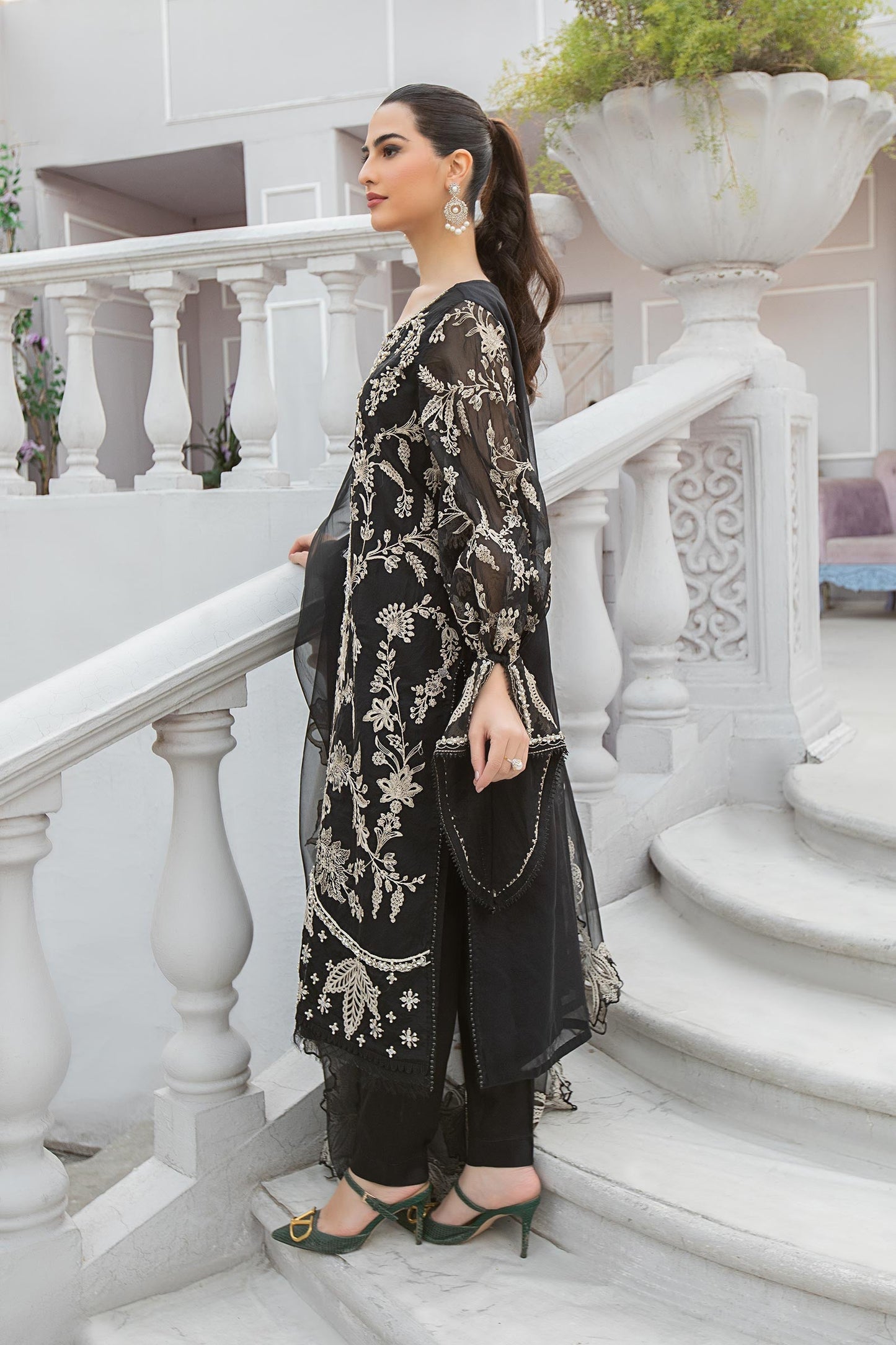 Maira B | Ready to Wear | SF-EA23-28R1 L Black