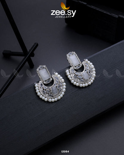 Silver Cluster Pearl Earring White