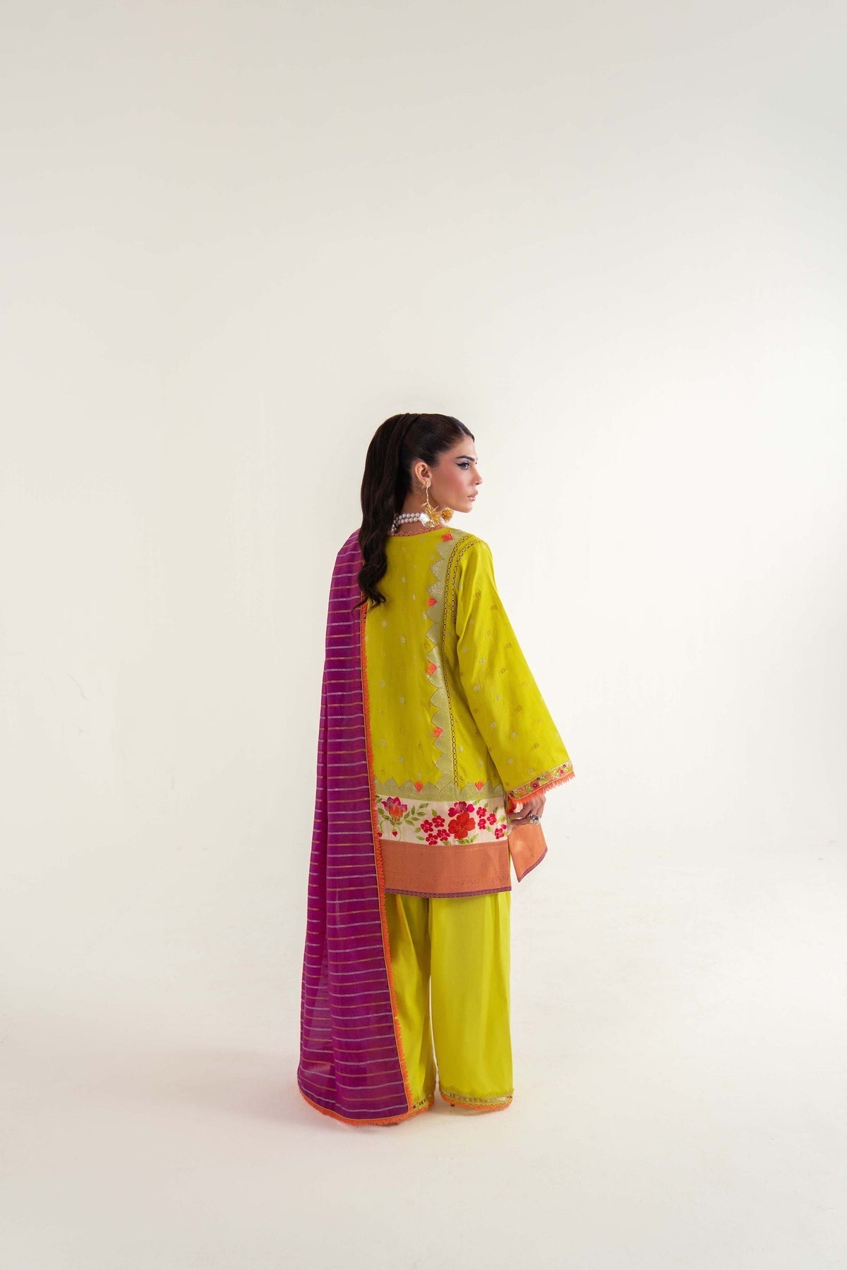 Sable Vogue | Luxury Lawn 25 | SL-04-25-V2 M Neon Green Lawn