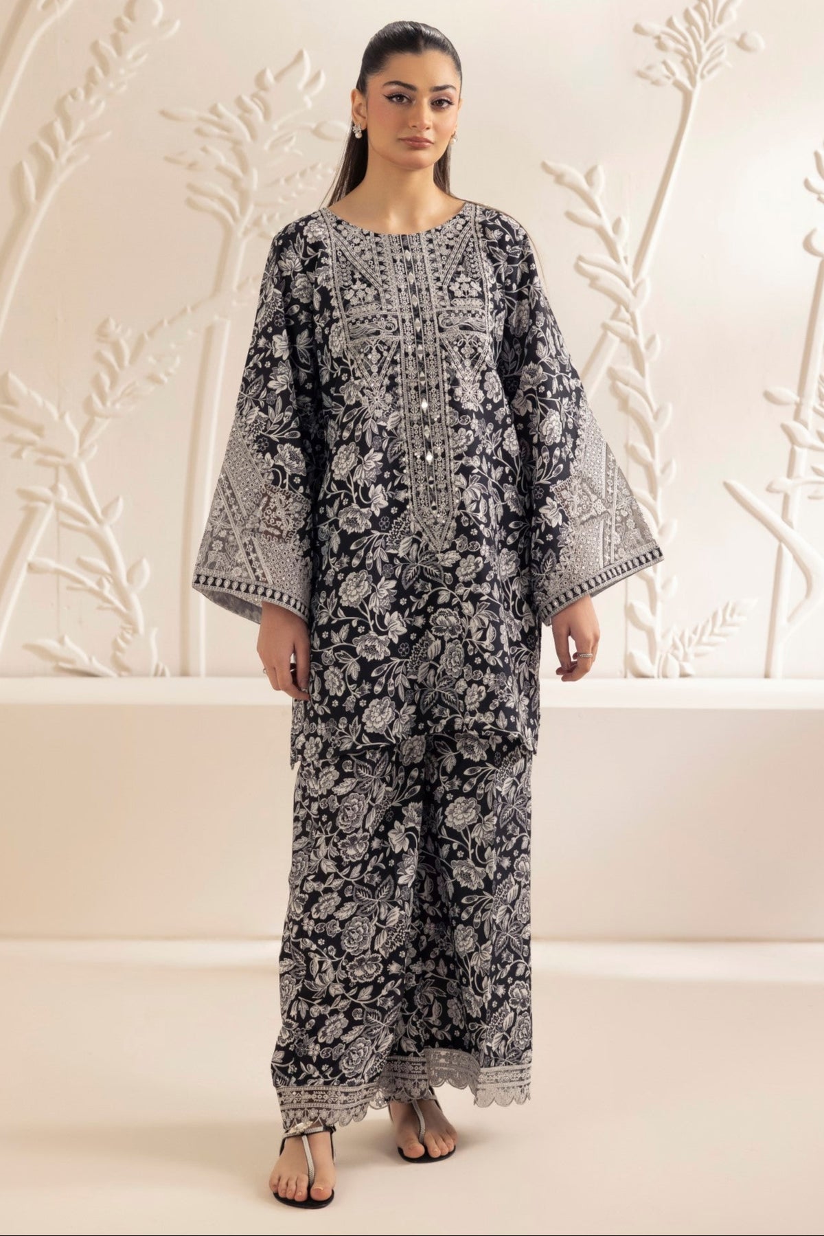 Mohagni | Tulip 25 | SPL-10 XL Black Silk lawn