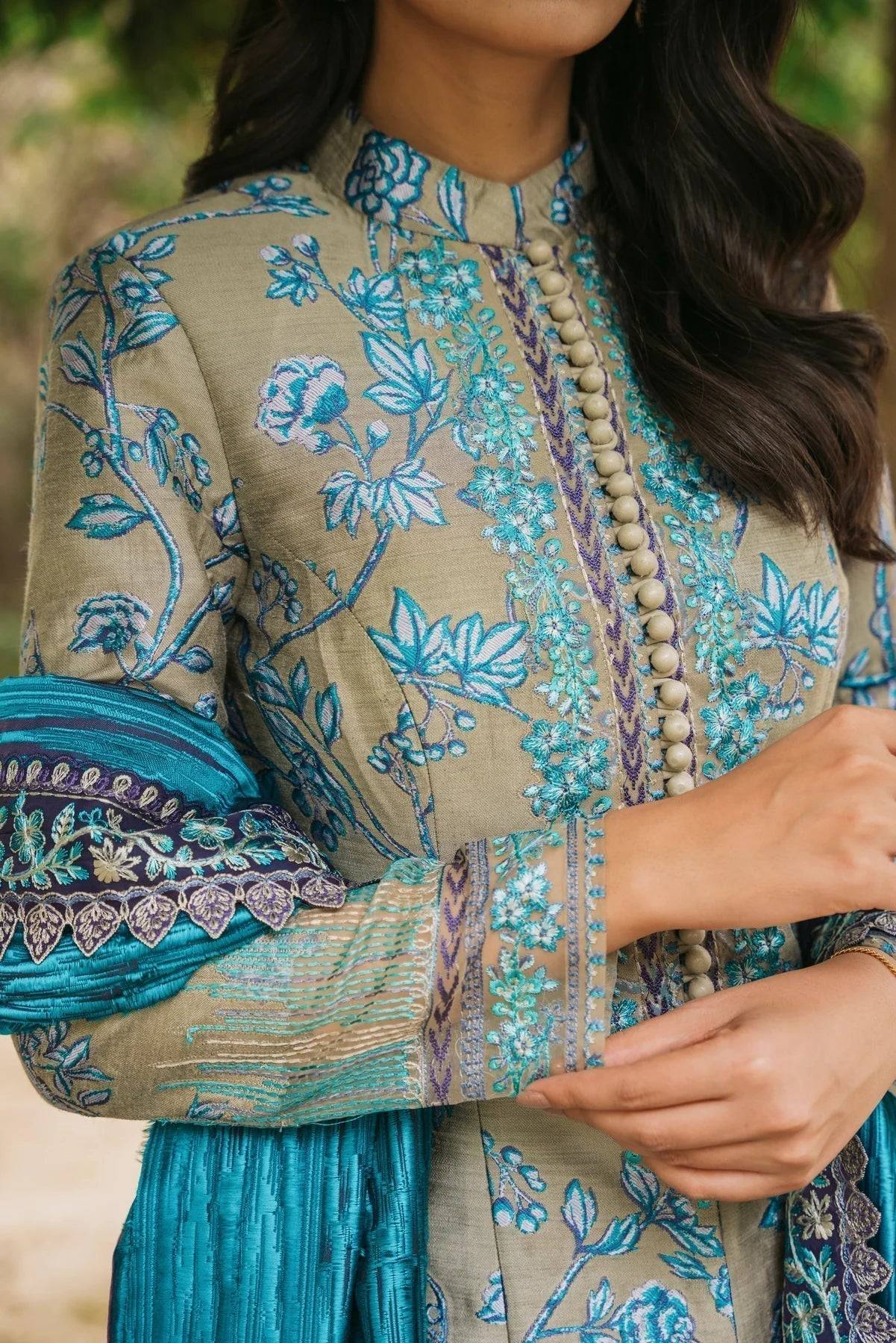 Sable Vogue | Winter Collection 24 | SWC-02-23 - Pakistani Designer Dress - by Sable Vogue | Type: Luxury - 100% Original at Saira Sultan