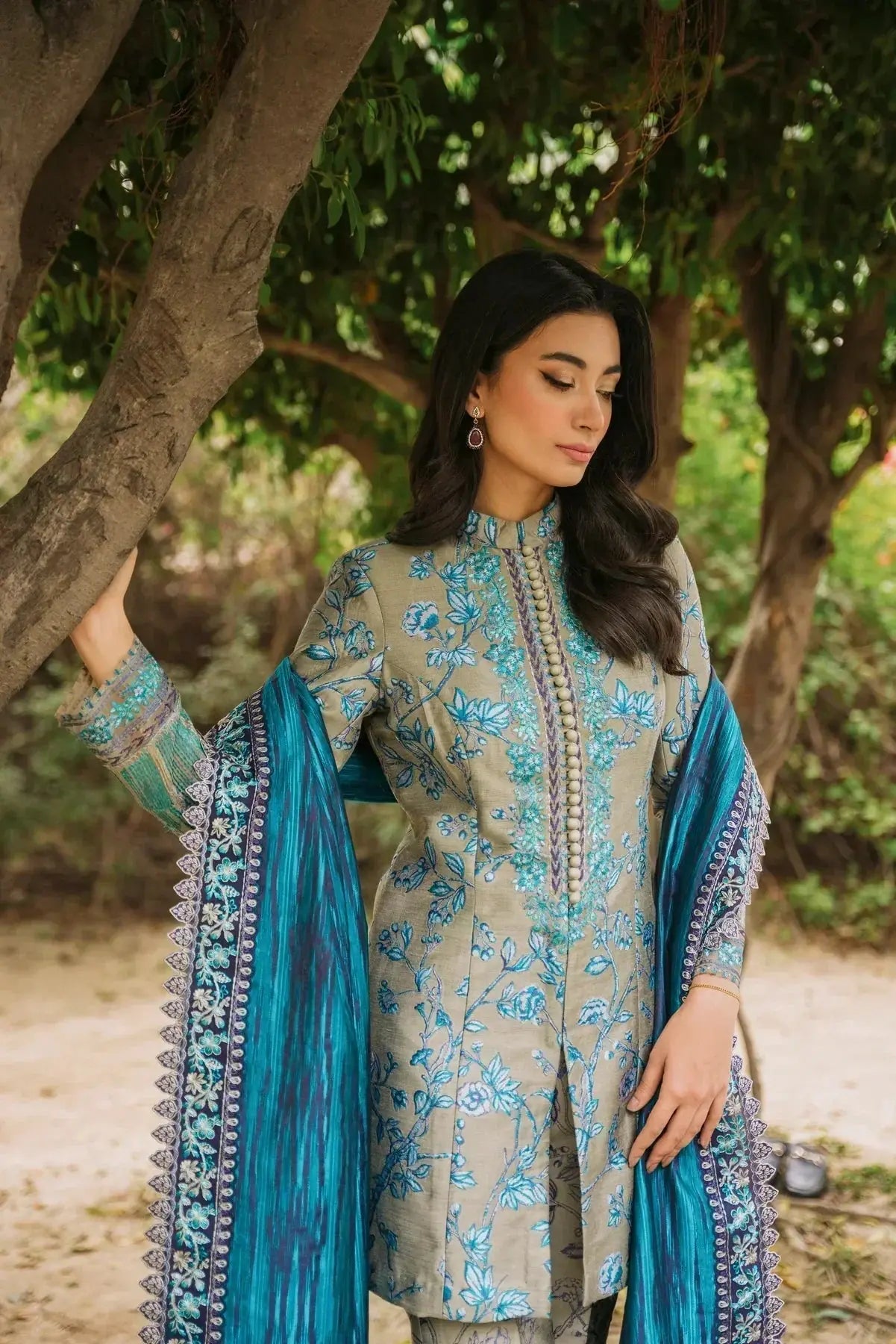 Sable Vogue | Winter Collection 24 | SWC-02-23 - Pakistani Designer Dress - by Sable Vogue | Type: Luxury - 100% Original at Saira Sultan