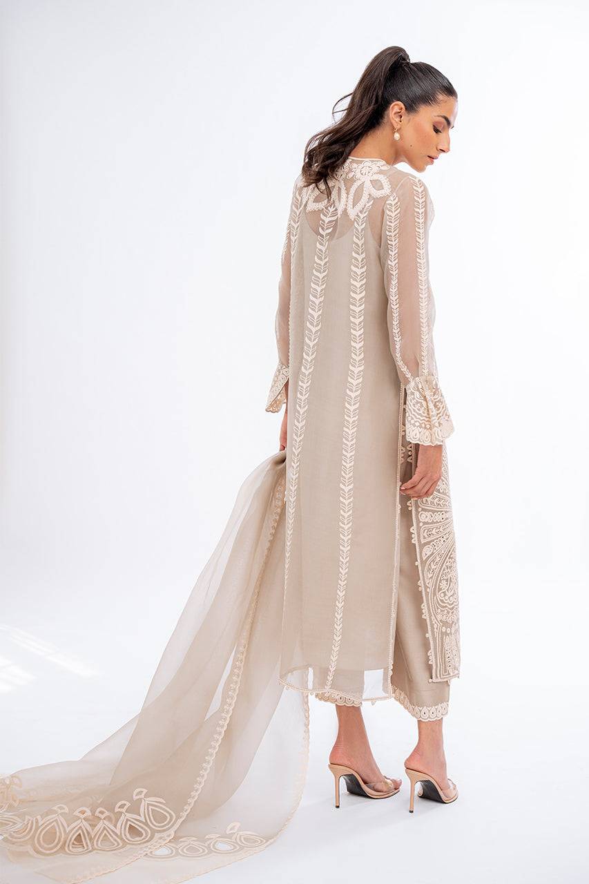 Sania Maskatiya | Eid Collection | Layan (A) - Pakistani Designer Dress - by Sania Maskatiya | Type: Formal - 100% Original at Saira Sultan