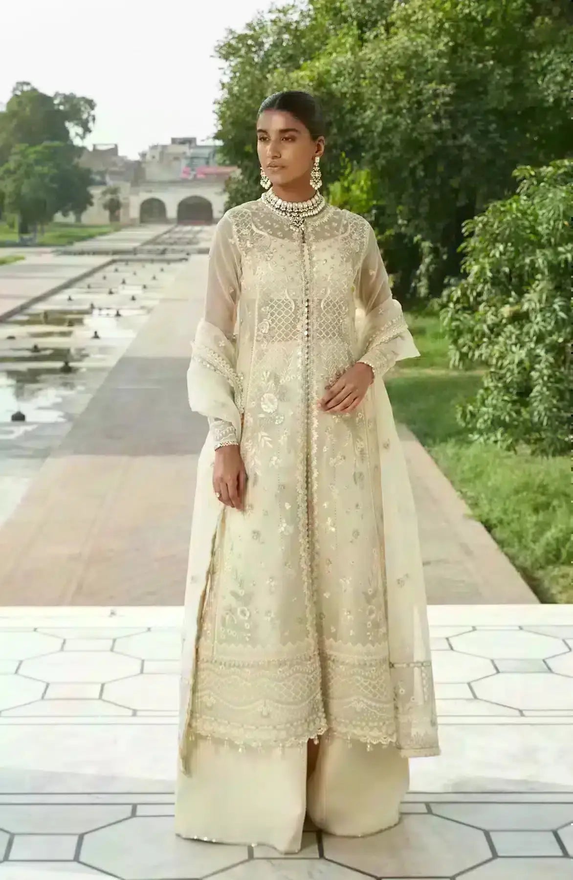 Seran | Taaruf Formals 2023 | Zora - Pakistani Designer Dress - by Seran | Type: Formal - 100% Original at Saira Sultan
