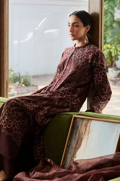 Zara Shahjahan | Satori 25 | Shizumi-4B M Burgundy Lawn