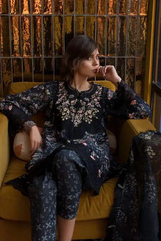 Sobia Nazir | Summer Vital 24 | 3B - Pakistani Designer Dress - by Sobia Nazir | Type: Luxury - 100% Original at Saira Sultan