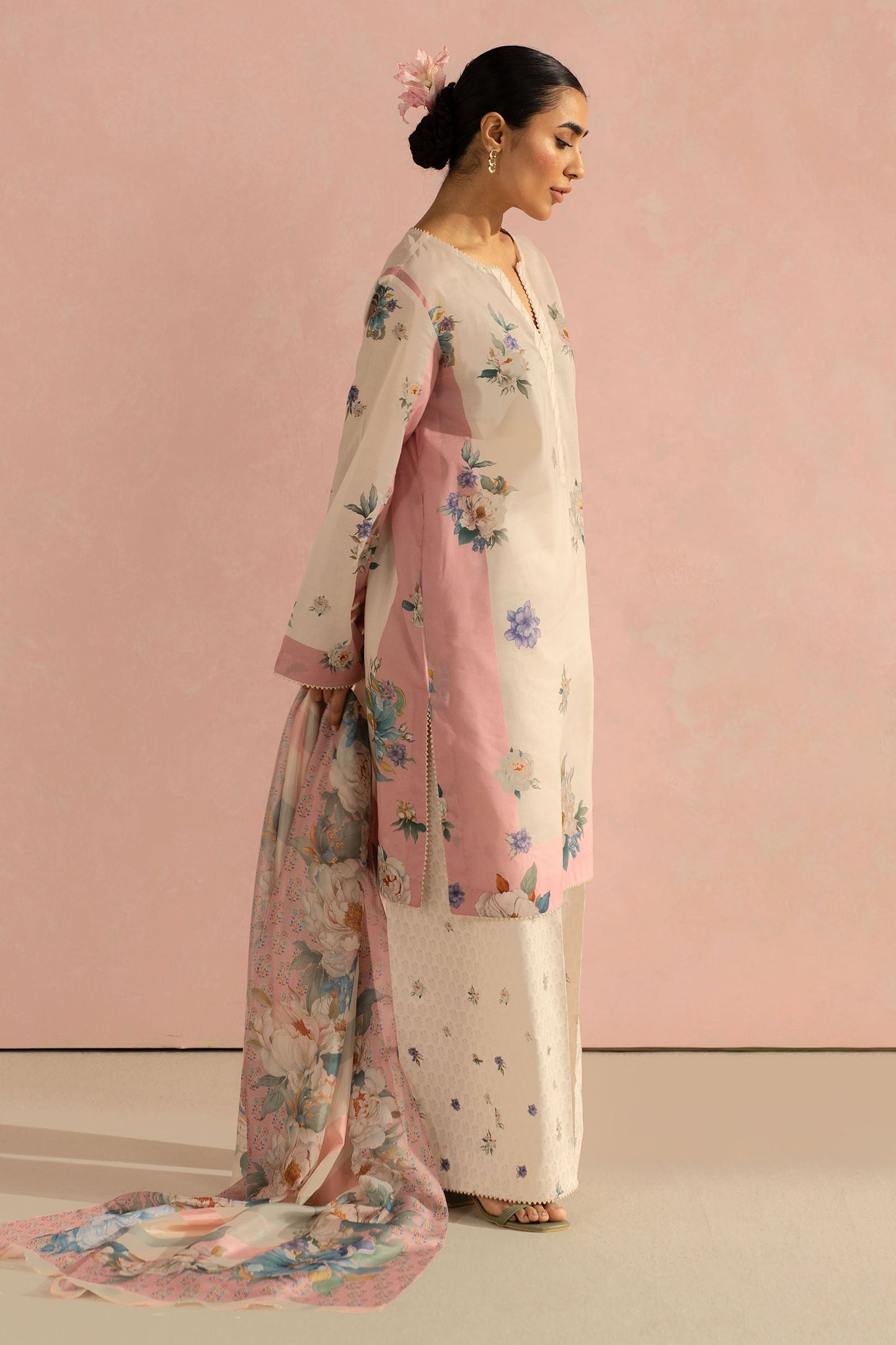 Zara Shahjahan | Coco Prints 25 | Sofia-2B M Off White Lawn