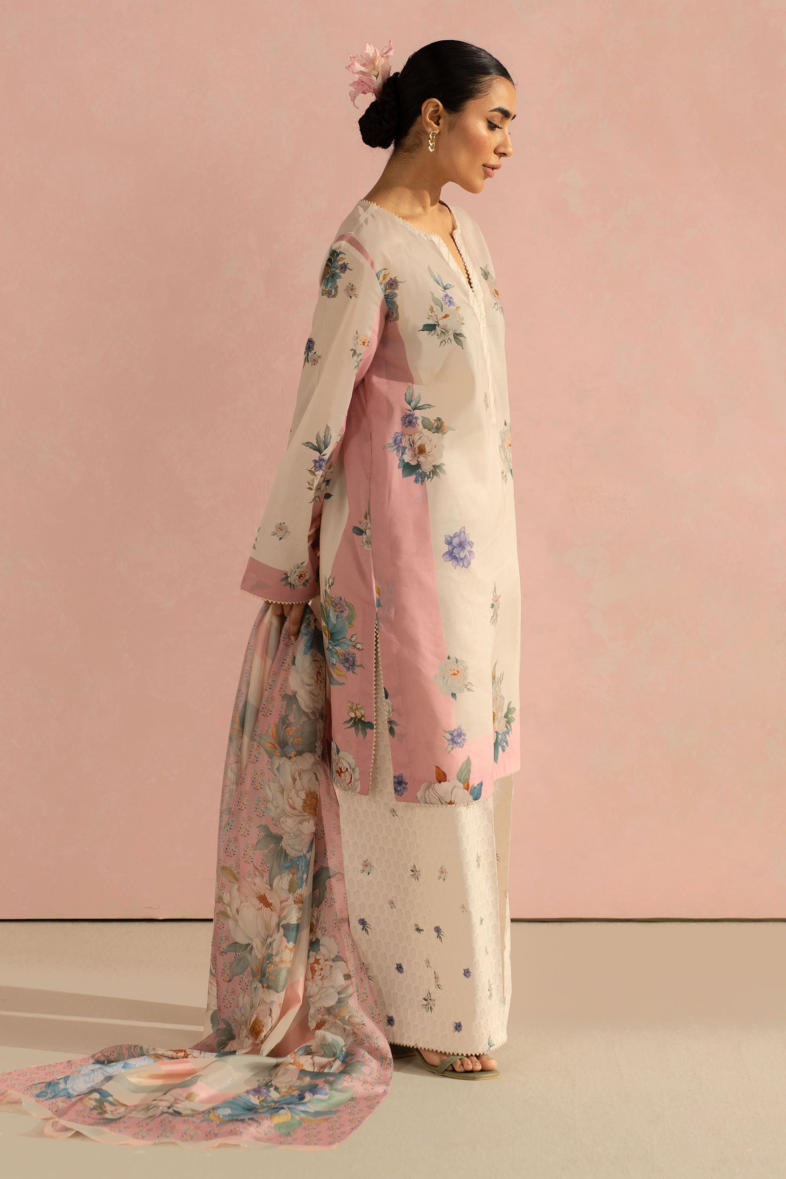 Zara Shahjahan | Coco Prints 25 | Sofia-2B M Off White Lawn