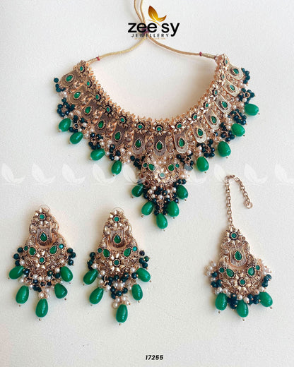 Solitaire Necklace Green