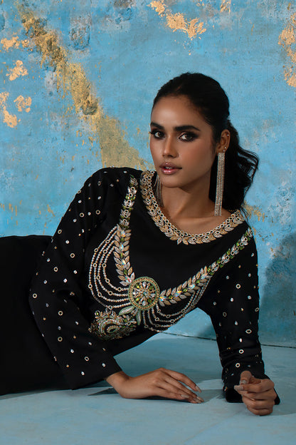 Wardha Saleem | Luxury Pret Fusion Wear | BELLE - KAFTAN L Black Crepe Silk