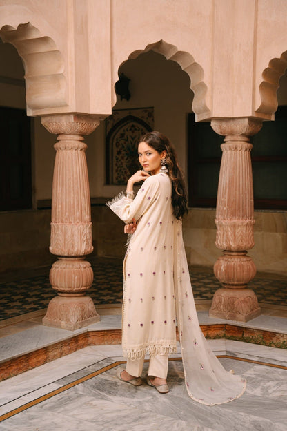 Taana Baana | Manzil Winter | M3404A S Ivory Karandi