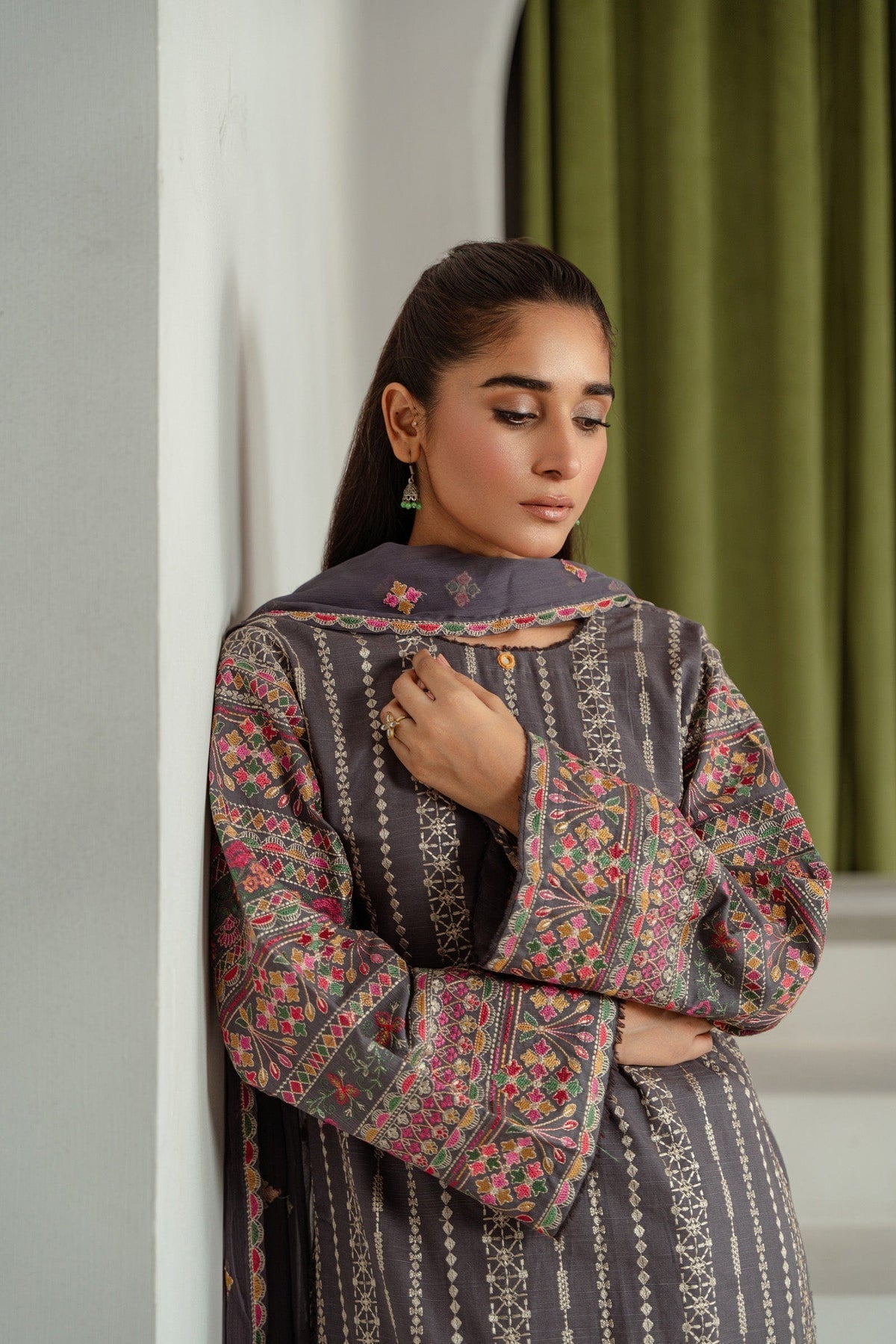 Taana Baana | Manzil Winter | B3401B M Gray Slub Khaddar
