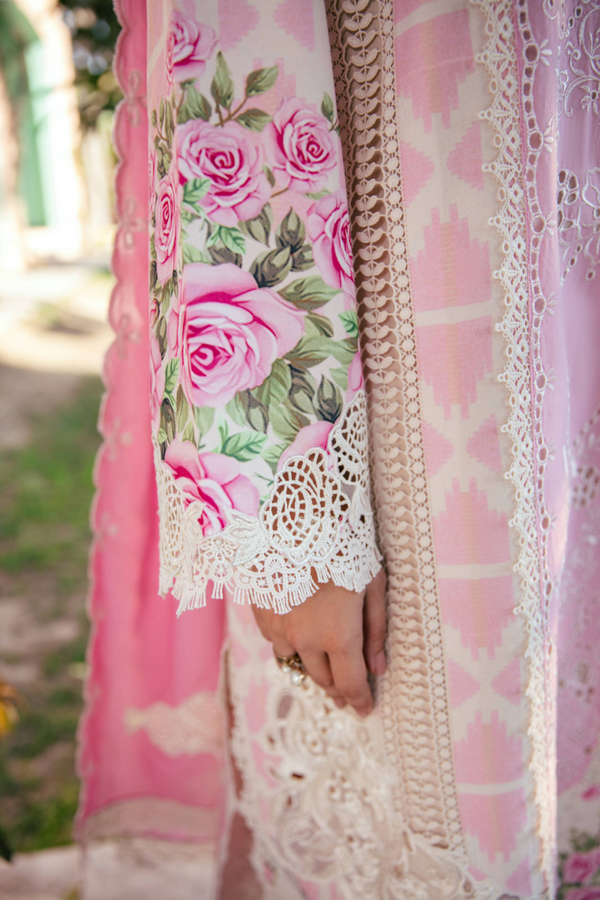 Manara | Vintage Flora 25 | ROZINAY M Light Pink Lawn