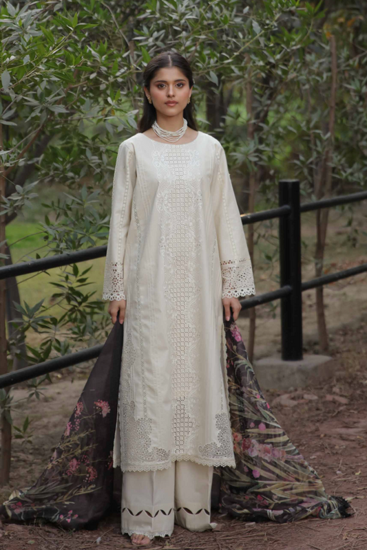 Manara | Vintage Flora 25 | SEHER XS Ivory Lawn