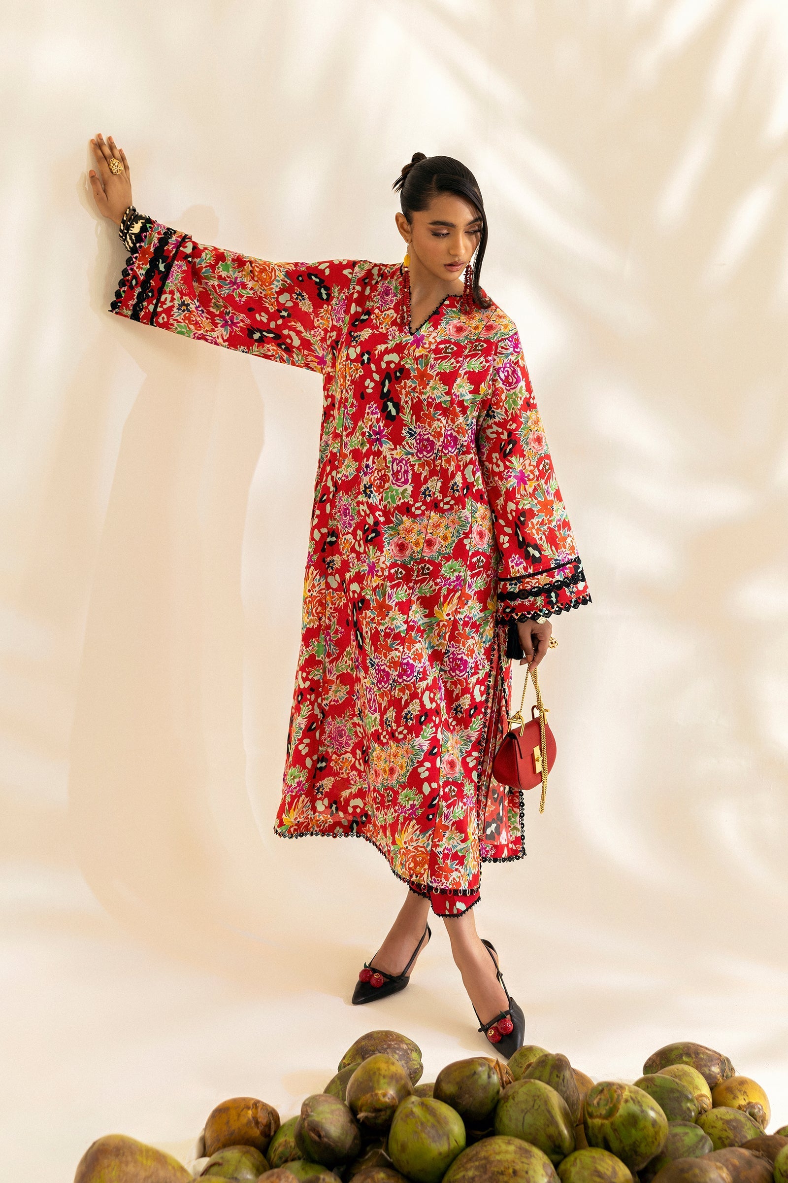 Zaha | Pop RTW | TIERRA S Red Lawn