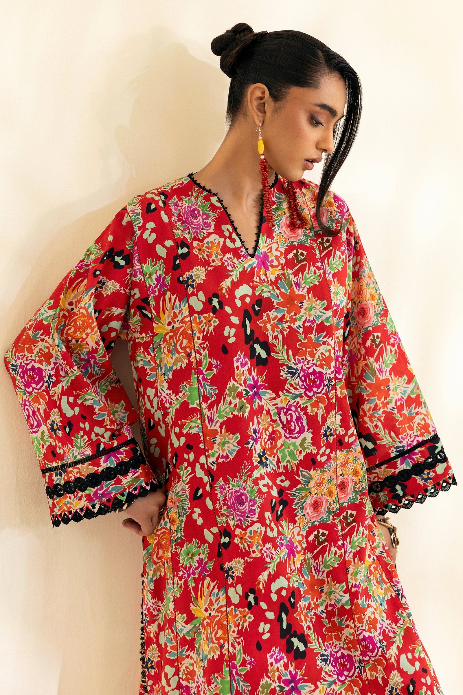 Zaha | Pop RTW | TIERRA M Red Lawn