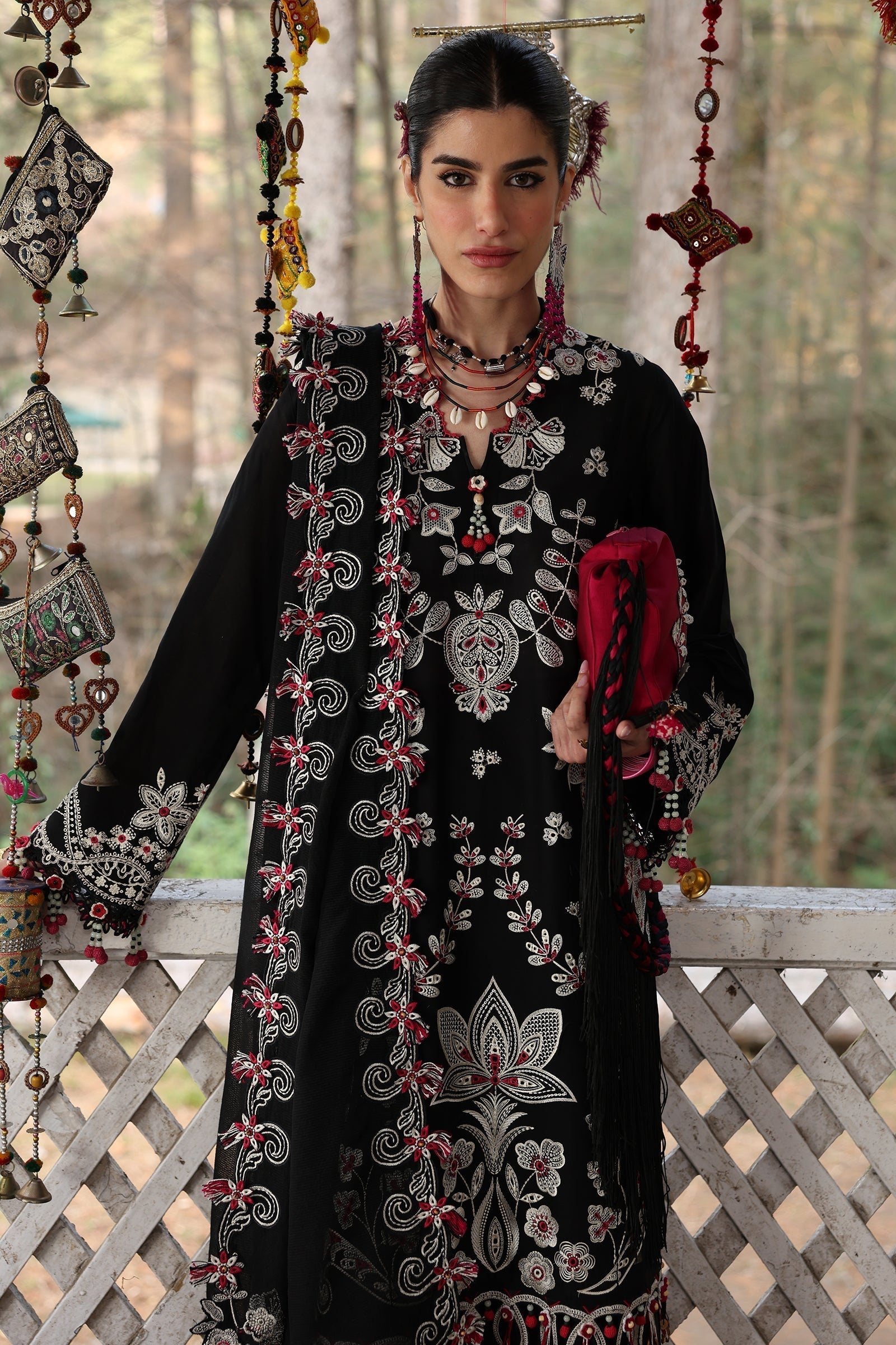 Zaha | Lawn 25 | AABROO (ZL25-05 B) S Black Lawn