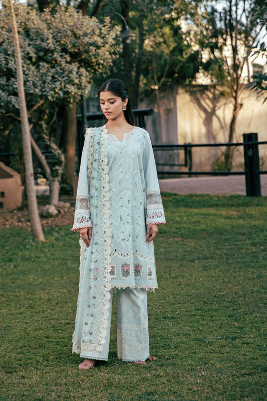Manara | Vintage Flora 25 | SERENA XS Ice Blue Lawn