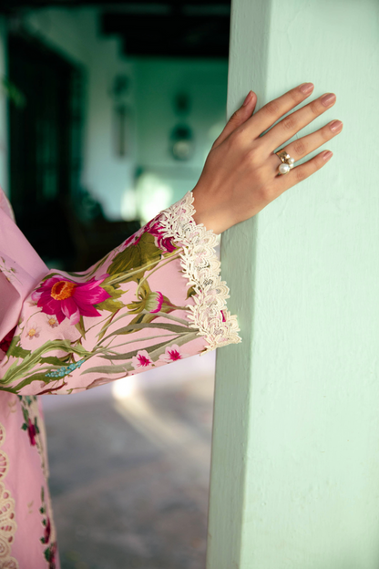 Manara | Vintage Flora 25 | SIERRA Custom Size Light Pink Lawn