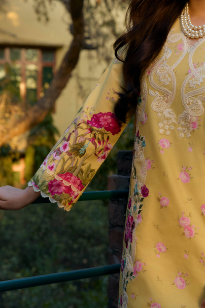 Manara | Vintage Flora 25 | LENA Custom Size Maize Yellow Lawn