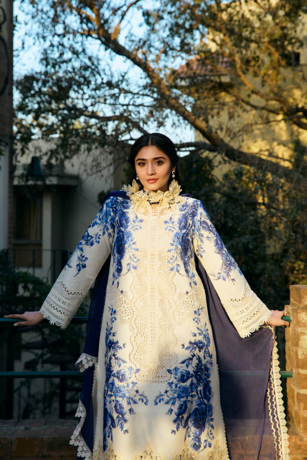 Manara | Vintage Flora 25 | DURR-E-FISHAN L Ivory Lawn