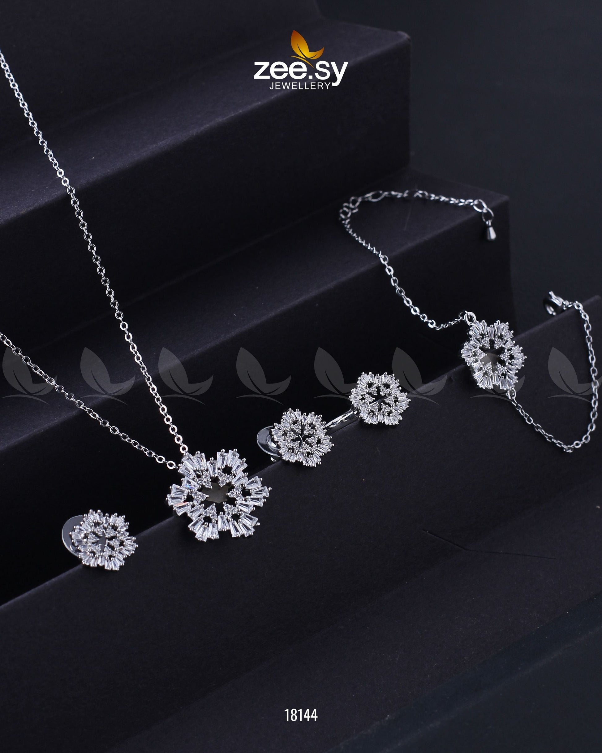 Snowflake Pendant Set Silver
