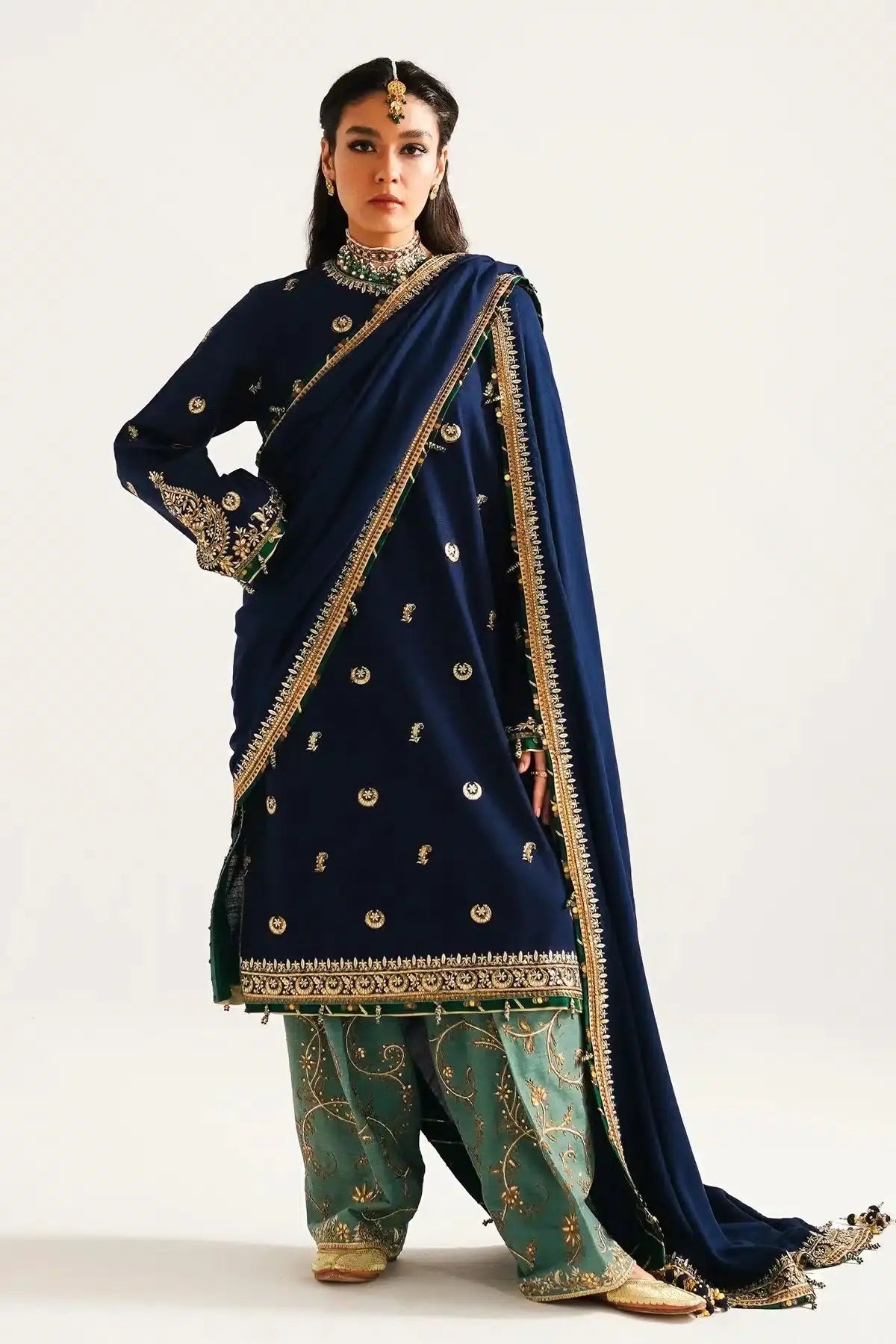 Zara ShahJahan | Winter Shawl 23 | WS23-D1 - Pakistani Designer Dress - by Zara Shahjahan | Type: Luxury - 100% Original at Saira Sultan