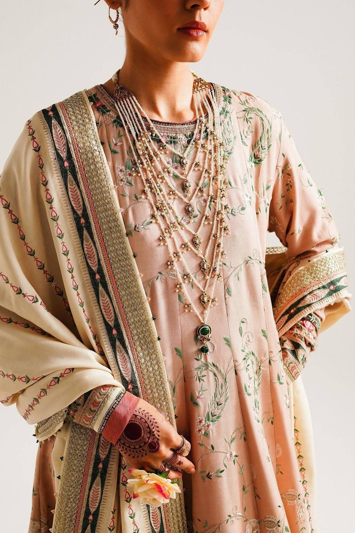 Zara ShahJahan | Winter Shawl 23 | WS23-D2 - Pakistani Designer Dress - by Zara Shahjahan | Type: Luxury - 100% Original at Saira Sultan