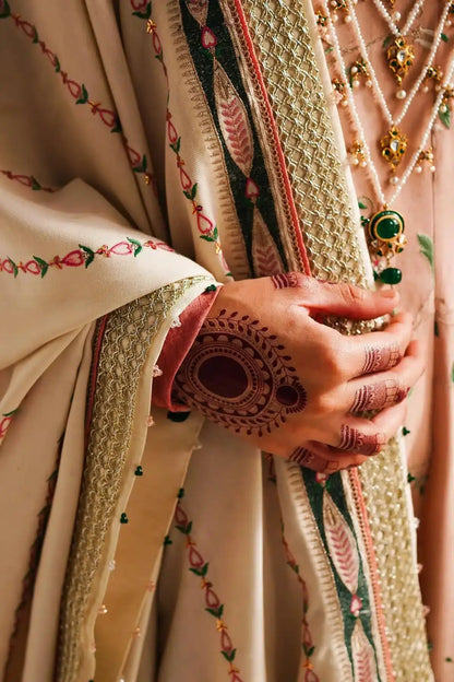 Zara ShahJahan | Winter Shawl 23 | WS23-D2 - Pakistani Designer Dress - by Zara Shahjahan | Type: Luxury - 100% Original at Saira Sultan