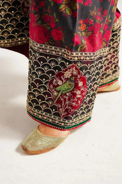 Zara ShahJahan | Winter Shawl 23 | WS23-D3 - Pakistani Designer Dress - by Zara Sahjahan | Type: Luxury - 100% Original at Saira Sultan