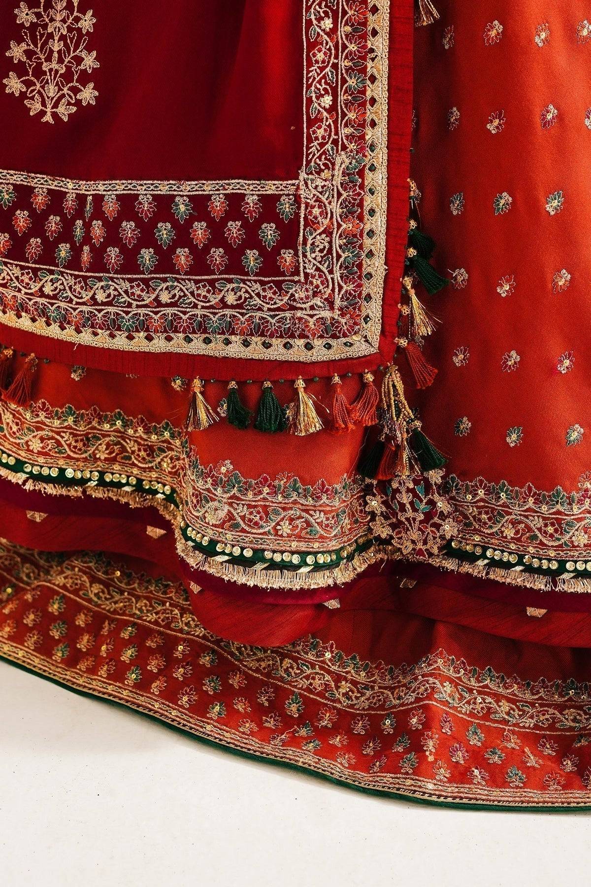 Zara ShahJahan | Winter Shawl 23 | WS23-D4 - Pakistani Designer Dress - by Zara Shahjahan | Type: Luxury - 100% Original at Saira Sultan