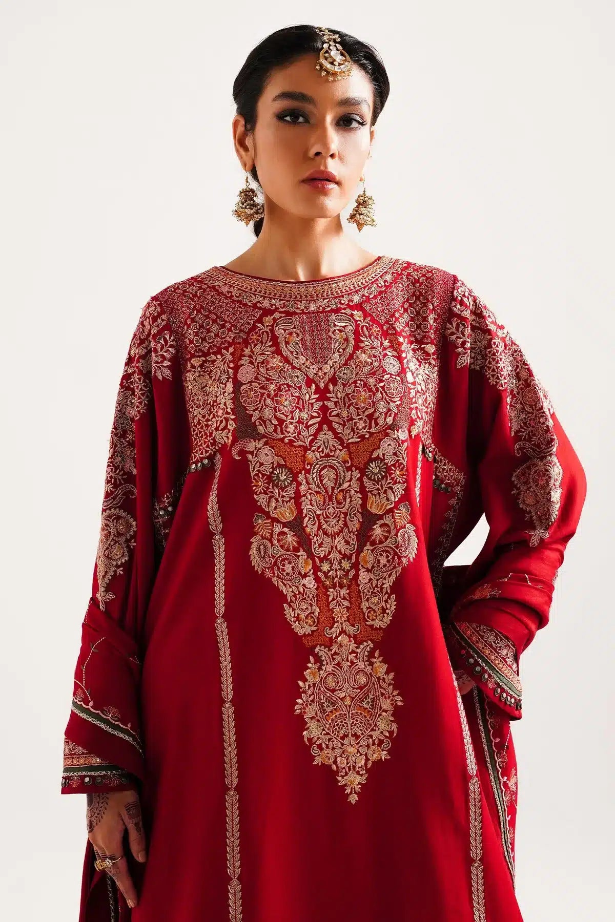 Zara ShahJahan | Winter Shawl 23 | WS23-D8 - Pakistani Designer Dress - by Zara Shahjahan | Type: Luxury - 100% Original at Saira Sultan