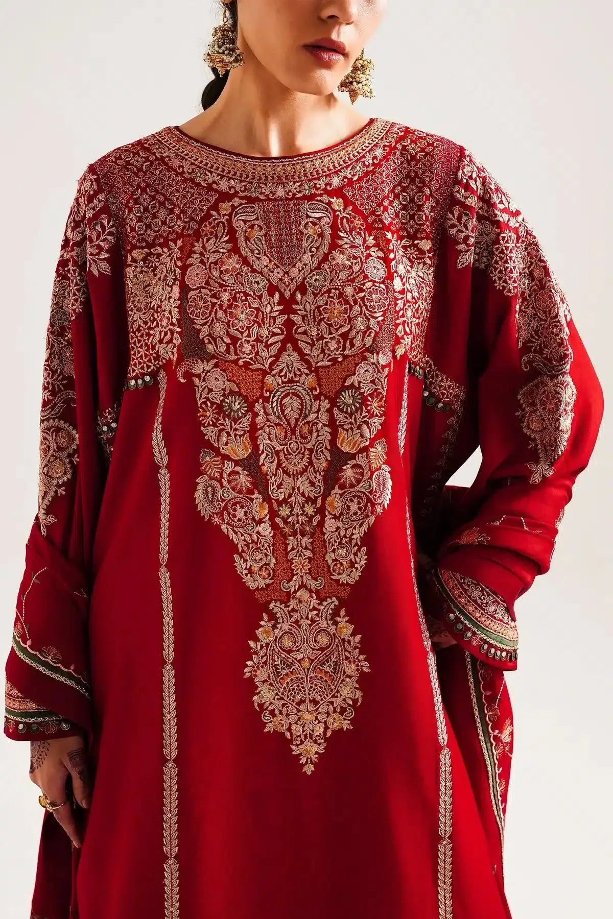 Zara ShahJahan | Winter Shawl 23 | WS23-D8 - Pakistani Designer Dress - by Zara Shahjahan | Type: Luxury - 100% Original at Saira Sultan