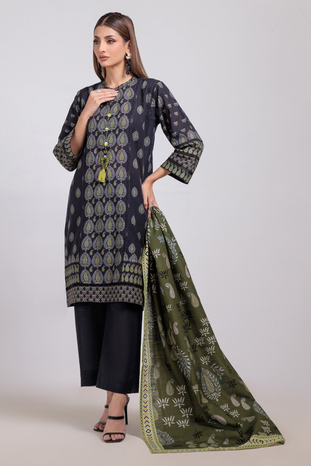 Bonanza Satrangi | Black Khaddar 3 Piece (WS6243P45) 12 Black
