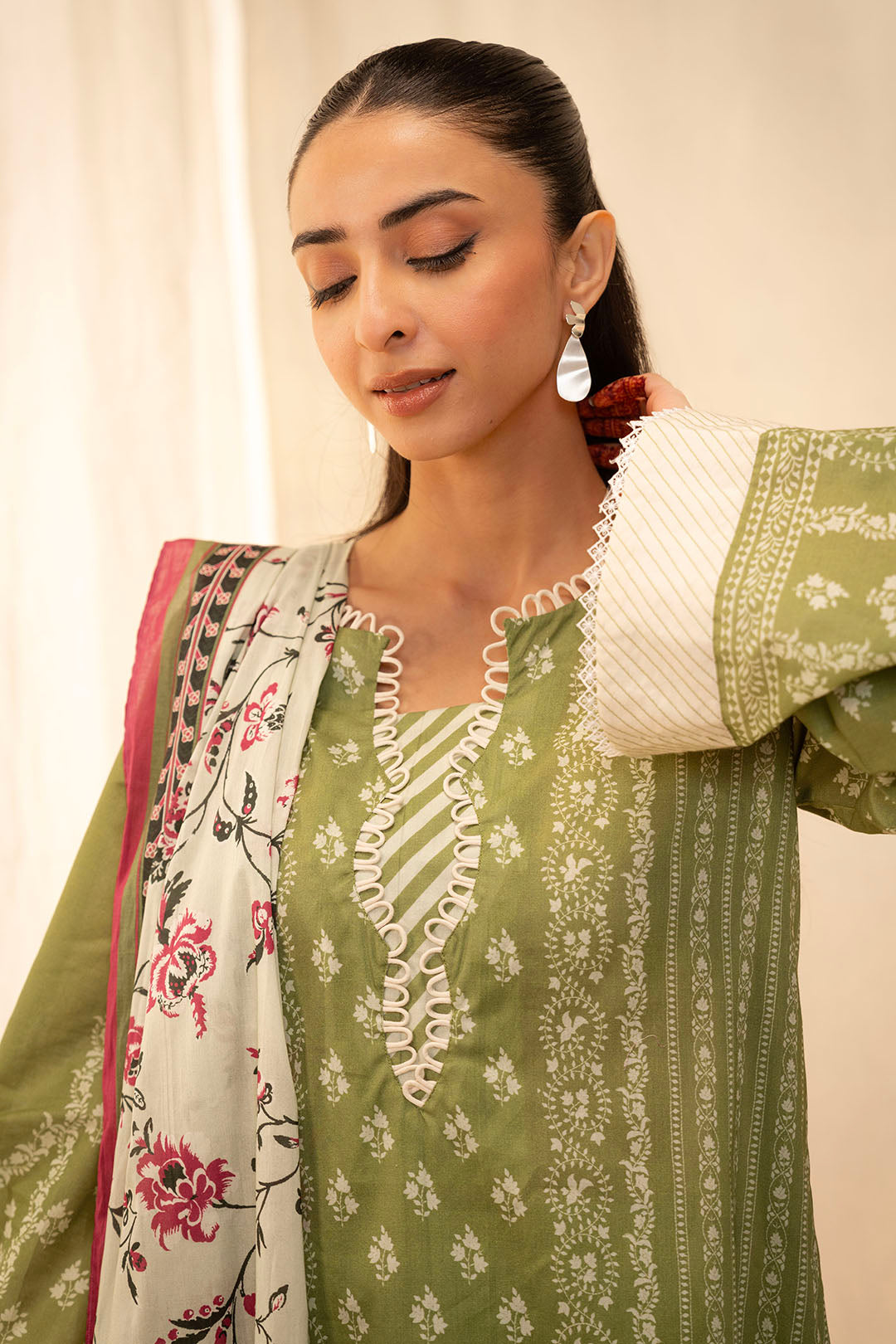 Zellbury | Unstitched 3 Piece Lawn | Shirt Shalwar Dupatta - 0134 Default Title