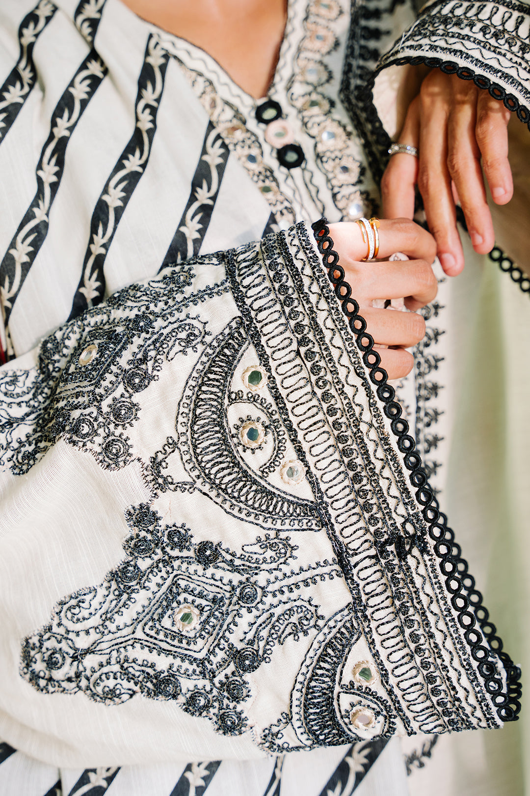 Zellbury | Unstitched 3 Piece Khaddar | Embroidered Shirt Shalwar Dupatta - 0239