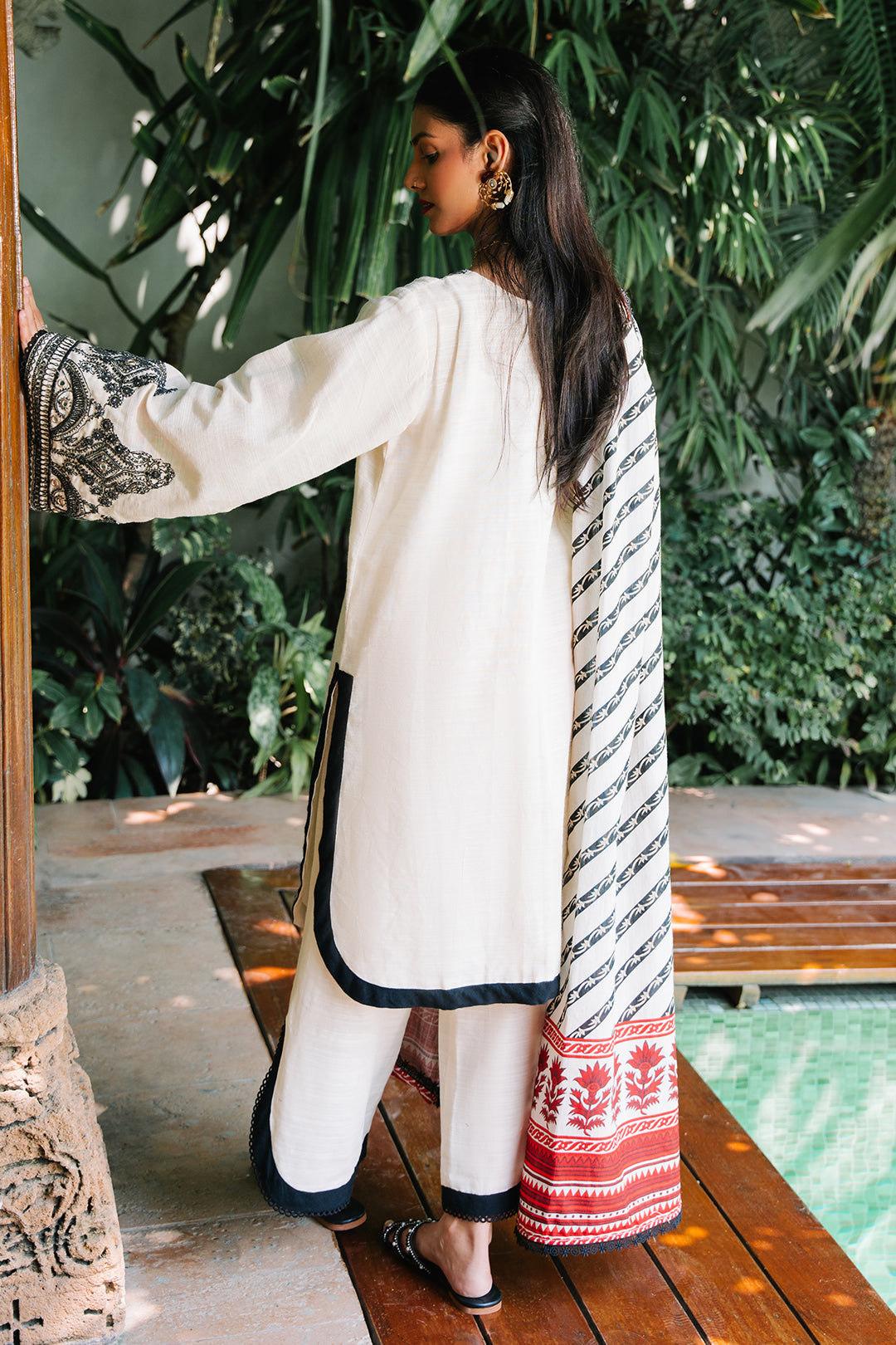 Zellbury | Unstitched 3 Piece Khaddar | Embroidered Shirt Shalwar Dupatta - 0239