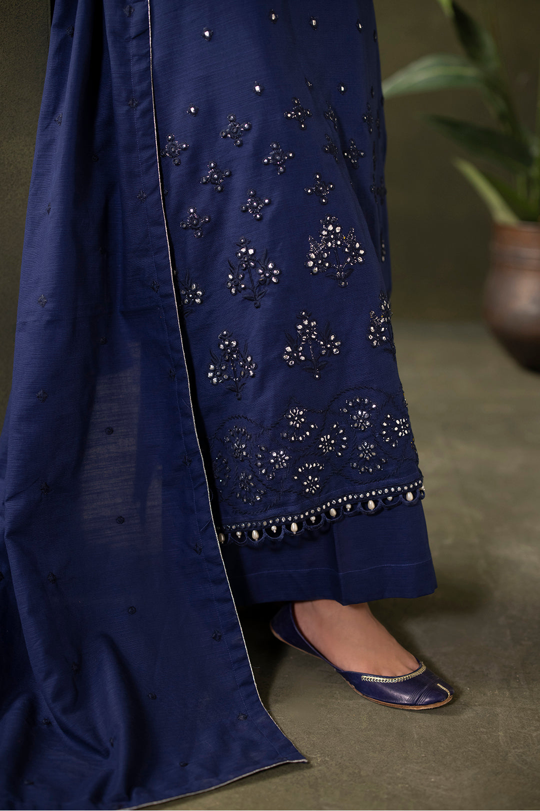 Zellbury | Unstitched 3 Piece Khaddar | Embroidered Shirt Shalwar Dupatta - 0322