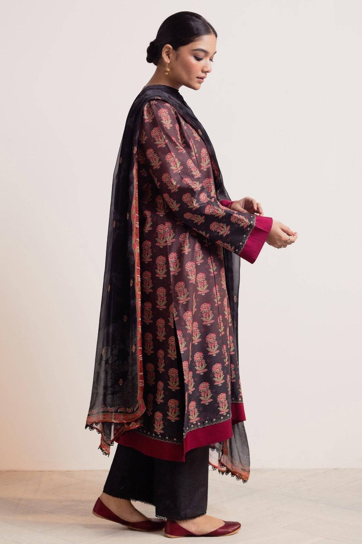 Zara Shahjahan | Coco Prints 24 | SURKH-D9 - Pakistani Designer Dress - by Zara Shahjahan | Type: Luxury - 100% Original at Saira Sultan